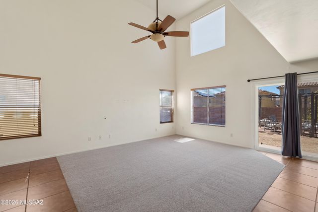 675 W Ash Ridge Drive, Green Valley, AZ 85614