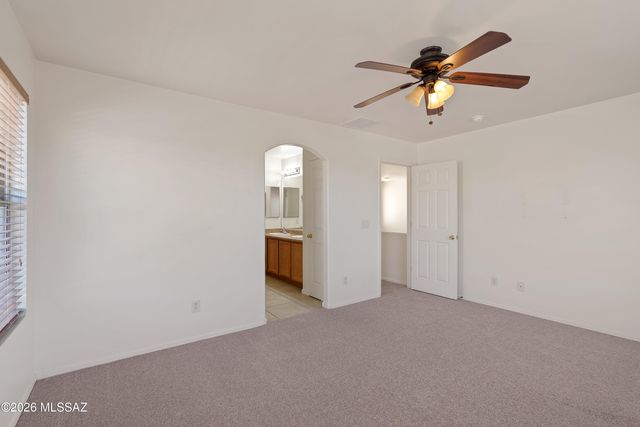 675 W Ash Ridge Drive, Green Valley, AZ 85614