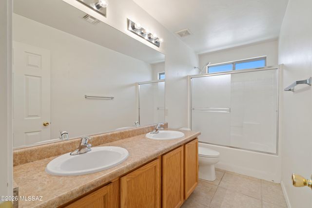 675 W Ash Ridge Drive, Green Valley, AZ 85614