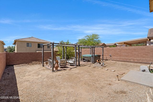675 W Ash Ridge Drive, Green Valley, AZ 85614