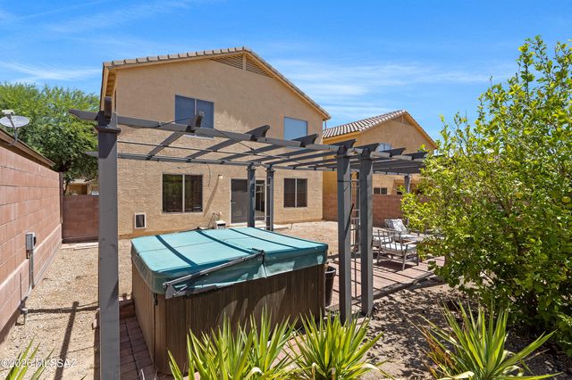 675 W Ash Ridge Drive, Green Valley, AZ 85614