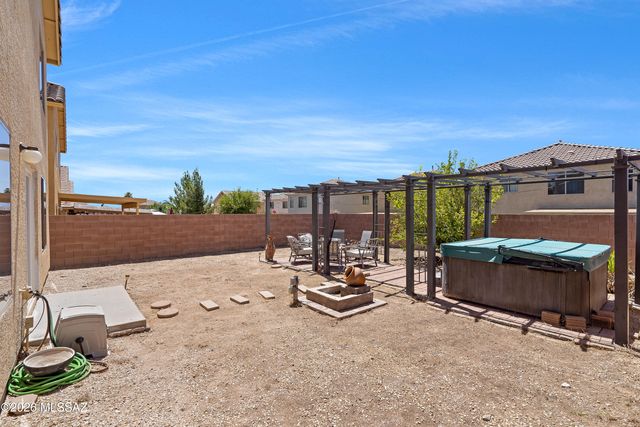 675 W Ash Ridge Drive, Green Valley, AZ 85614