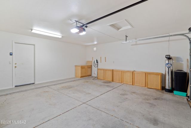 675 W Ash Ridge Drive, Green Valley, AZ 85614