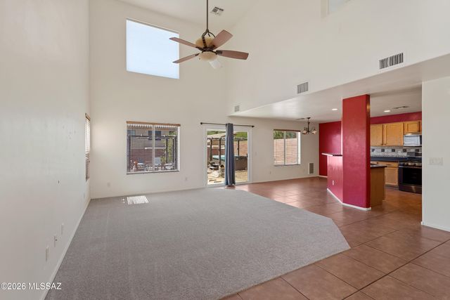 675 W Ash Ridge Drive, Green Valley, AZ 85614
