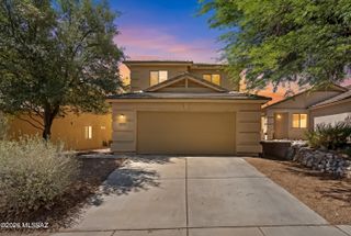 675 W Ash Ridge Drive, Green Valley, AZ 85614