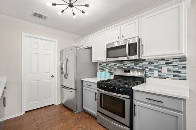 216 Sweet Leaf LN, Pflugerville, TX 78660