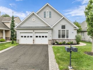 29 Constitution Way, Franklin Twp., NJ 08873