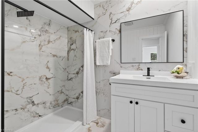 1604 E Lexington Avenue, High Point, NC 27262