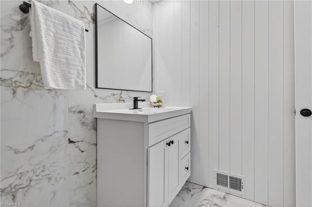 1604 E Lexington Avenue, High Point, NC 27262