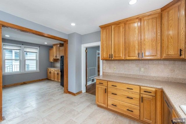 48 Redman Place, Totowa, NJ 07512