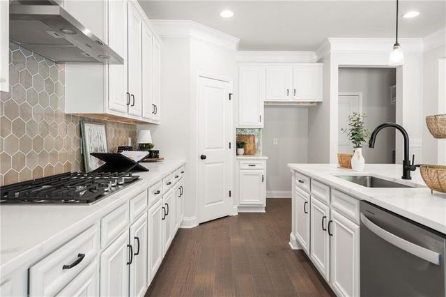 5559 Overview Drive, Flowery Branch, GA 30542