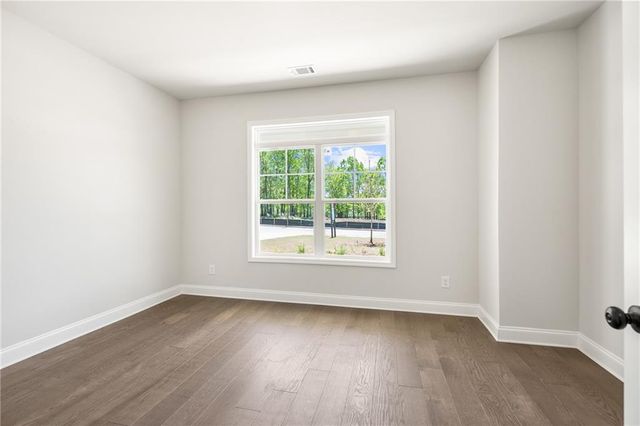 5559 Overview Drive, Flowery Branch, GA 30542
