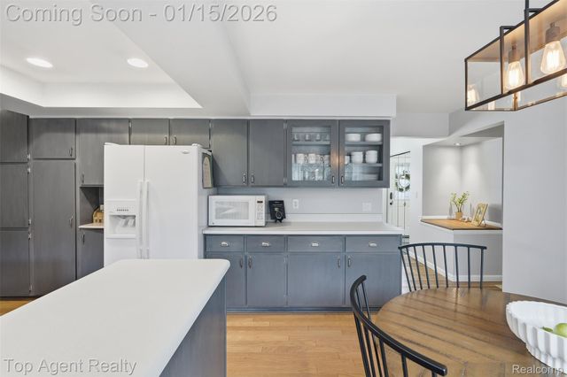 5267 Rostraver Court, Shelby Charter Township, MI 48316