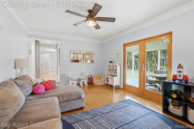 5267 Rostraver Court, Shelby Charter Township, MI 48316