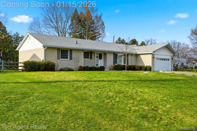 5267 Rostraver Court, Shelby Charter Township, MI 48316