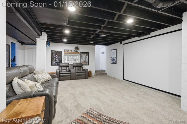 5267 Rostraver Court, Shelby Charter Township, MI 48316