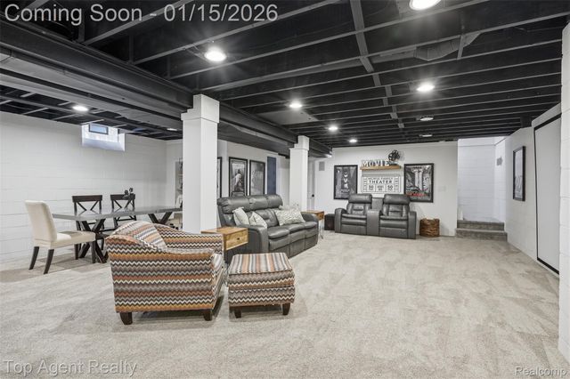 5267 Rostraver Court, Shelby Charter Township, MI 48316