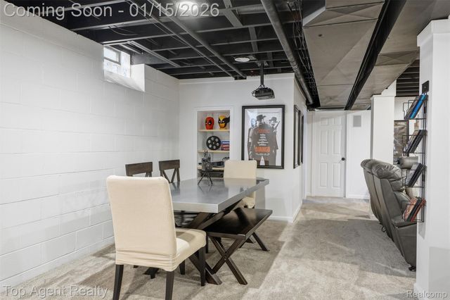 5267 Rostraver Court, Shelby Charter Township, MI 48316