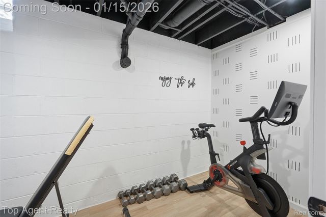 5267 Rostraver Court, Shelby Charter Township, MI 48316