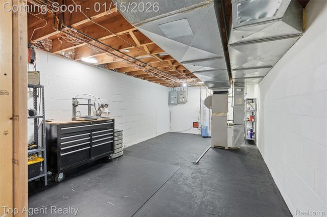 5267 Rostraver Court, Shelby Charter Township, MI 48316