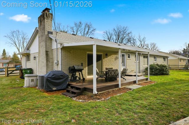 5267 Rostraver Court, Shelby Charter Township, MI 48316