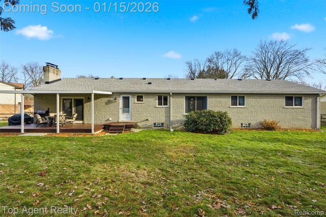 5267 Rostraver Court, Shelby Charter Township, MI 48316