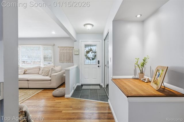 5267 Rostraver Court, Shelby Charter Township, MI 48316