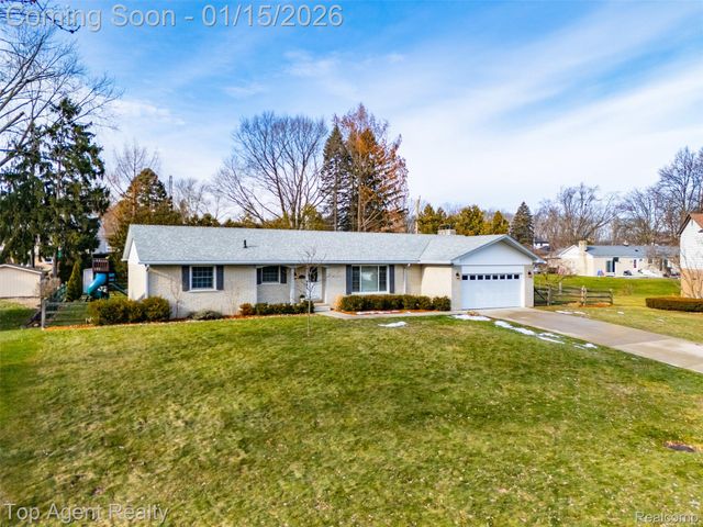 5267 Rostraver Court, Shelby Charter Township, MI 48316