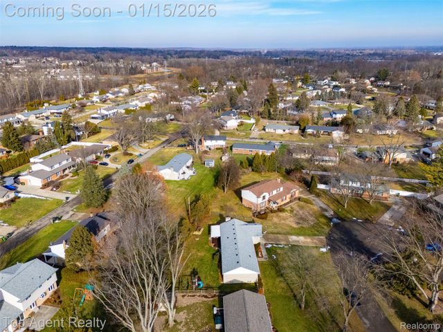 5267 Rostraver Court, Shelby Charter Township, MI 48316