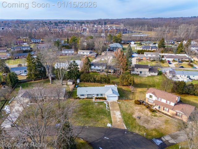 5267 Rostraver Court, Shelby Charter Township, MI 48316