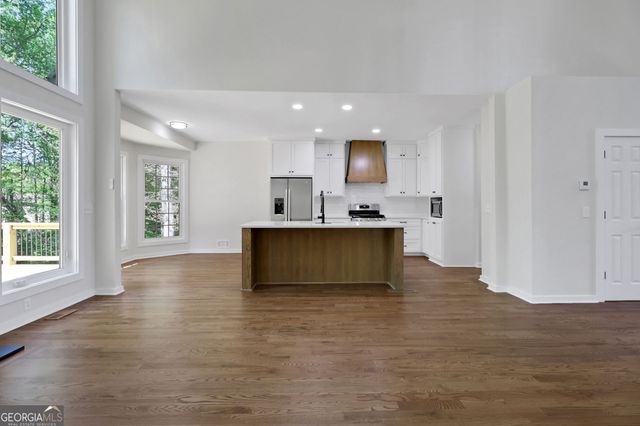 6259 Spring Lake Drive, Flowery Branch, GA 30542