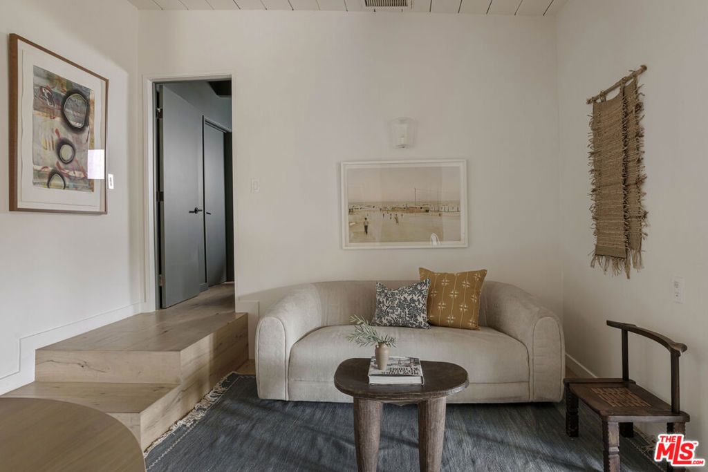 Image 10 of property listing at 459 Dustin Drive, Los Angeles, CA 90065