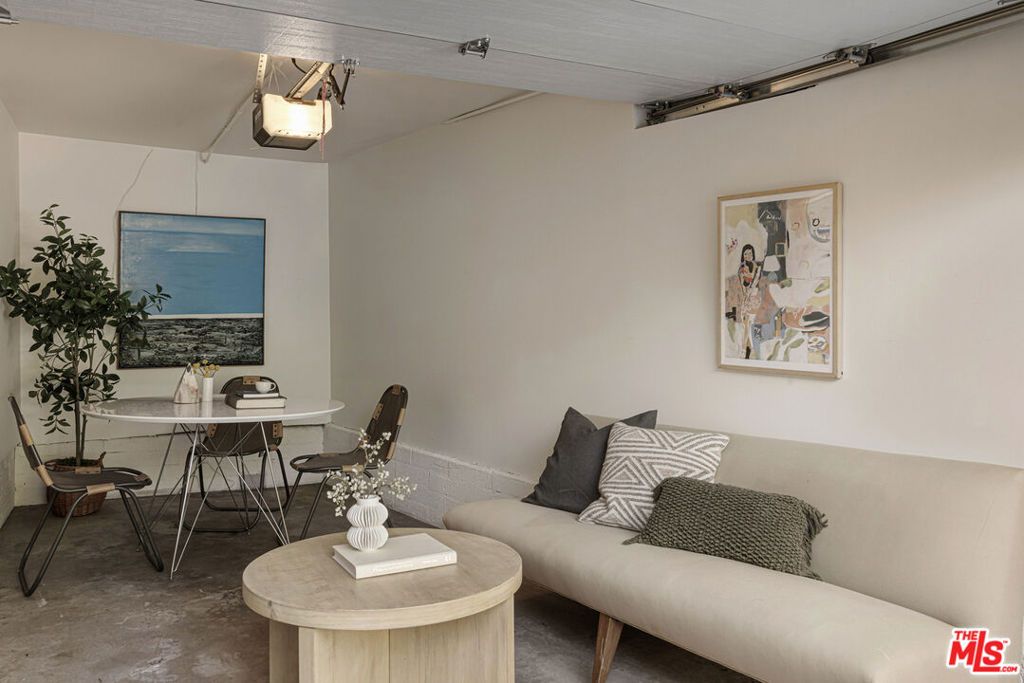 Image 25 of property listing at 459 Dustin Drive, Los Angeles, CA 90065