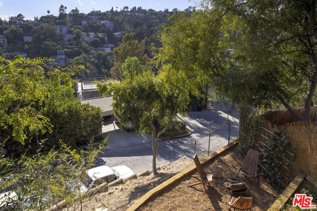 Image 33 of property listing at 459 Dustin Drive, Los Angeles, CA 90065