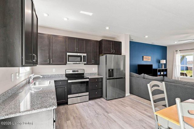 203 Blue Ridge Cir, Mt Washington, KY 40047