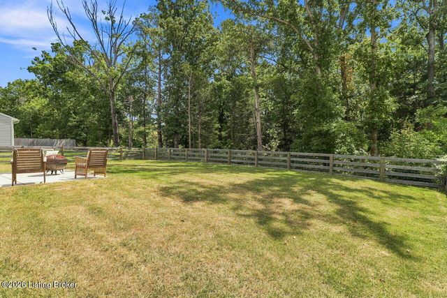 203 Blue Ridge Cir, Mt Washington, KY 40047