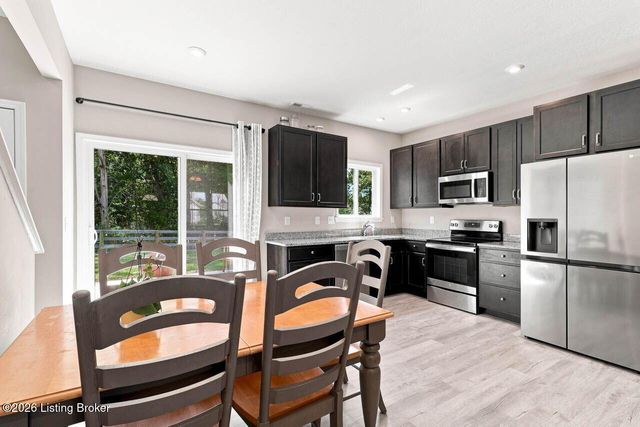 203 Blue Ridge Cir, Mt Washington, KY 40047