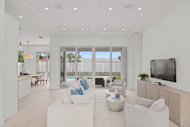 533 Driftwood Road, North Palm Beach, FL 33408