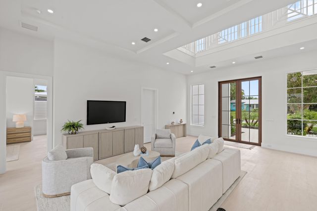533 Driftwood Road, North Palm Beach, FL 33408