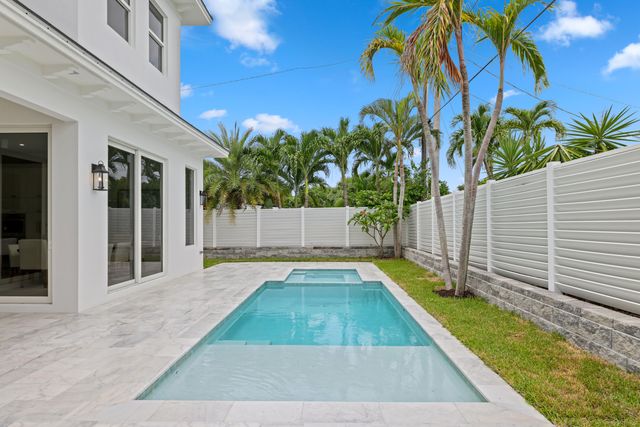 533 Driftwood Road, North Palm Beach, FL 33408