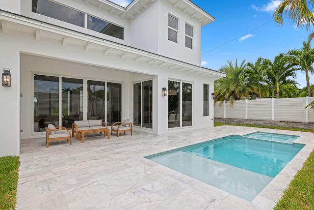 533 Driftwood Road, North Palm Beach, FL 33408