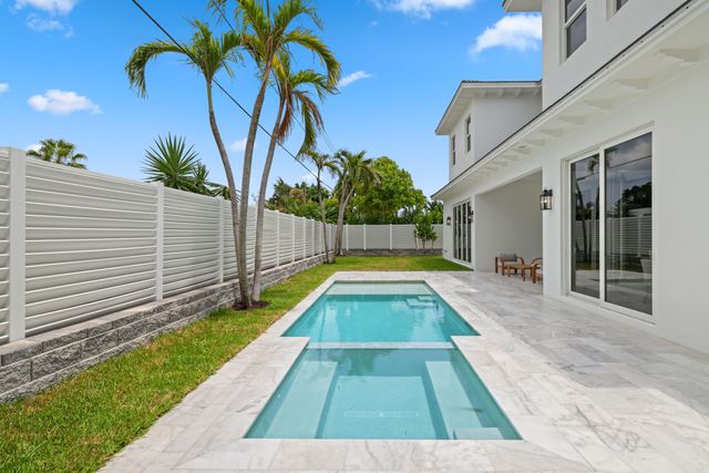 533 Driftwood Road, North Palm Beach, FL 33408