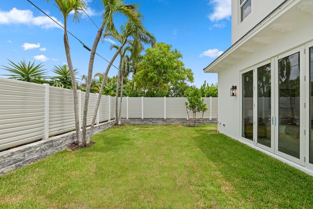 533 Driftwood Road, North Palm Beach, FL 33408