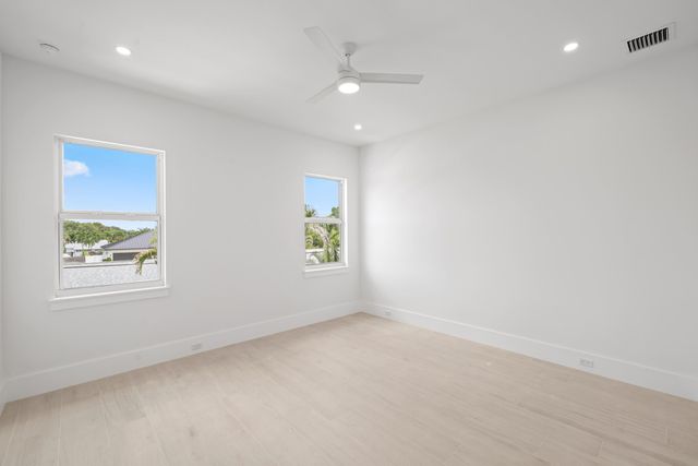 533 Driftwood Road, North Palm Beach, FL 33408