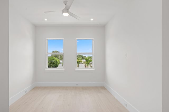 533 Driftwood Road, North Palm Beach, FL 33408