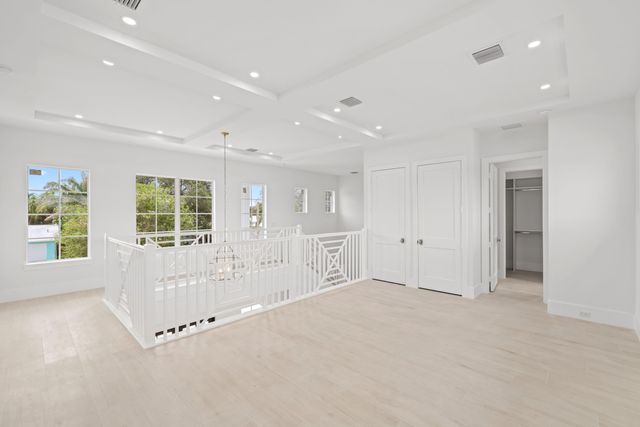 533 Driftwood Road, North Palm Beach, FL 33408