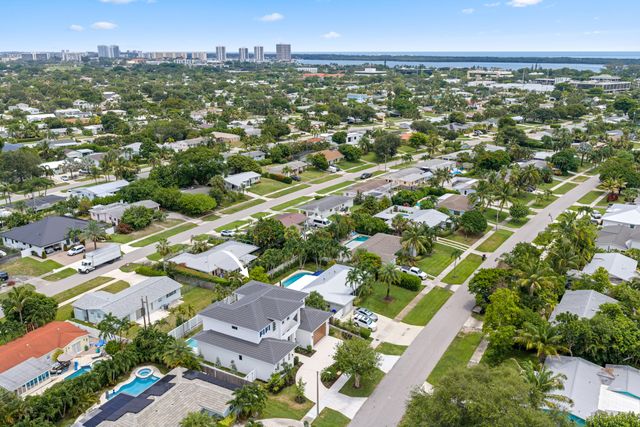 533 Driftwood Road, North Palm Beach, FL 33408