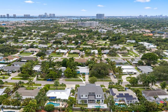 533 Driftwood Road, North Palm Beach, FL 33408