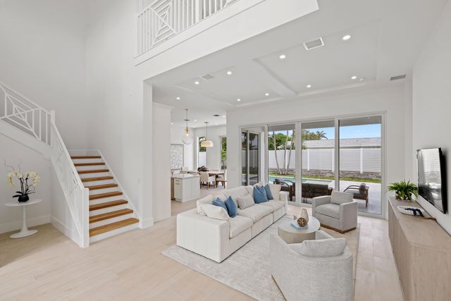 533 Driftwood Road, North Palm Beach, FL 33408