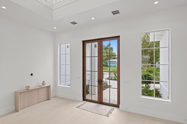 533 Driftwood Road, North Palm Beach, FL 33408